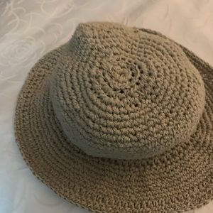 WOMENS HANDMADE CROCHET CLOCHE BUCKET SUN HAT With Brim.  Brown